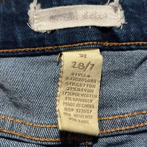 Alter’d state womens denim Jean short shorts shorts with raw hem - Picture 3 of 8